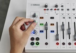 Yamaha AG08 Podcast-thumb-1