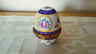 Αυγό IMPERIAL T. LIMOGES HAND PAINTED, FINE PORCELAIN GOLD 22K. Ύψος 7,5 εκατοστά