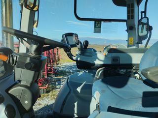 Τρακτέρ New Holland 2014 Τ7235-thumb-9