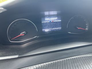 Peugeot 2008 2025 1.2 Puretech 100 Style-thumb-6