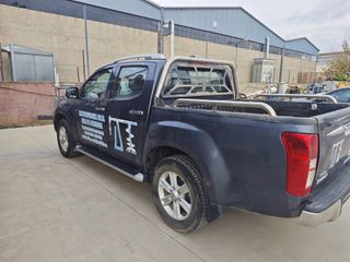 Isuzu D-Max 2017-thumb-2
