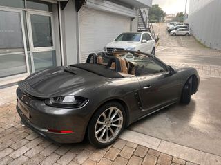 Porsche Boxster 2017 Porshe Boxter 718-thumb-1