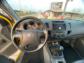 Toyota Hilux 2013-thumb-8