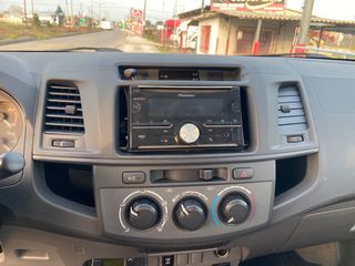 Toyota Hilux 2013-thumb-11