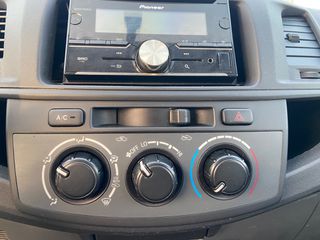 Toyota Hilux 2013-thumb-14
