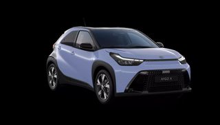 Toyota Aygo (X) 2026 X PULSE HYBRID ΑΜΕΣΑ ΣΕ BI-TONE LAVENDER ΚΑΙ ΧΑΚΙ ΤΗΣ ΠΟΛΗΣ