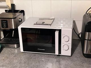 Φούρνος μικροκυμάτων Inventor MWO-20LW σαν καινούργιος