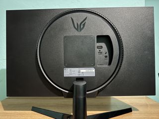 LG ULTRAGEAR MONITOR 27”