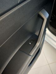 Volkswagen Polo 2020-thumb-8