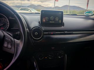 Mazda 2 2016 MAZDA 2-thumb-10