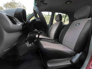 Nissan Micra 1999-thumb-9