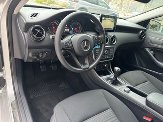 Mercedes-Benz A 180 2016 Facelift άριστη κατάσταση  Ελληνικό-thumb-9
