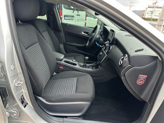 Mercedes-Benz A 180 2016 Facelift άριστη κατάσταση  Ελληνικό-thumb-15