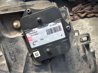 Φανάρι εμπρός αριστερό Volvo S60-thumb-1