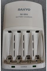 Sanyo NC-MQN06U Eneloop Ni-MH AA AAA battery charger φορτιστής