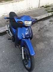 Modenas Kriss II 2004