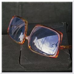 Γυαλιά ΗΛΙΟΥ (lady style)+"Γαλάζιους φακούς"+VINTAGE, δεκαετίας 70ντα/80ντα.