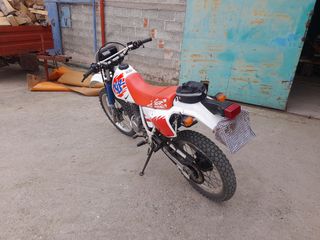 Honda XLR 1996-thumb-3