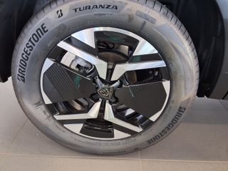 Peugeot 2008 2025 Hybrid 110 e DSc6 Allure-thumb-2