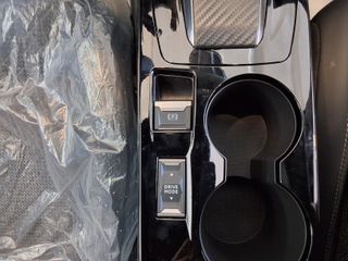 Peugeot 2008 2025 Hybrid 110 e DSc6 Allure-thumb-7