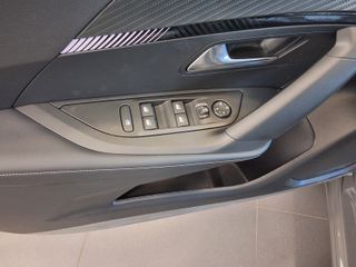 Peugeot 2008 2025 Hybrid 110 e DSc6 Allure-thumb-11