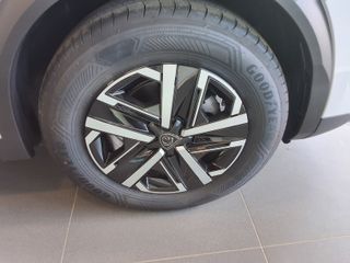 Peugeot 2008 2025 1,2 pure Tech 100 style-thumb-5