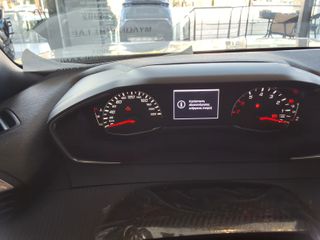 Peugeot 2008 2025 1,2 pure Tech 100 style-thumb-14