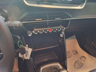 Peugeot 2008 2025 1,2 pure Tech 100 style-thumb-18