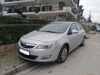 Opel Astra 2010 1.4-thumb-1