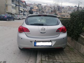 Opel Astra 2010 1.4-thumb-2