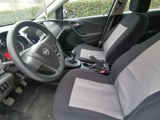 Opel Astra 2010 1.4-thumb-7