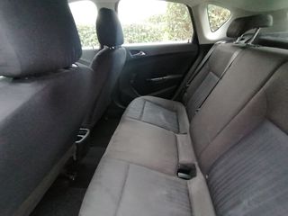 Opel Astra 2010 1.4-thumb-8