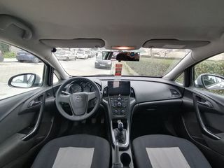 Opel Astra 2010 1.4-thumb-10