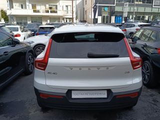 Volvo XC40 2018-thumb-4