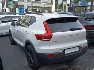 Volvo XC40 2018-thumb-5