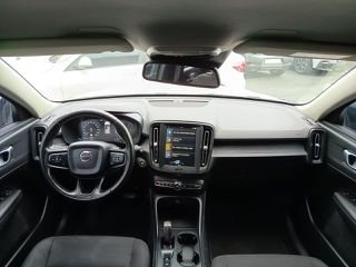 Volvo XC40 2018-thumb-7