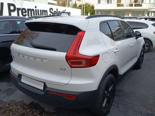 Volvo XC40 2018-thumb-3