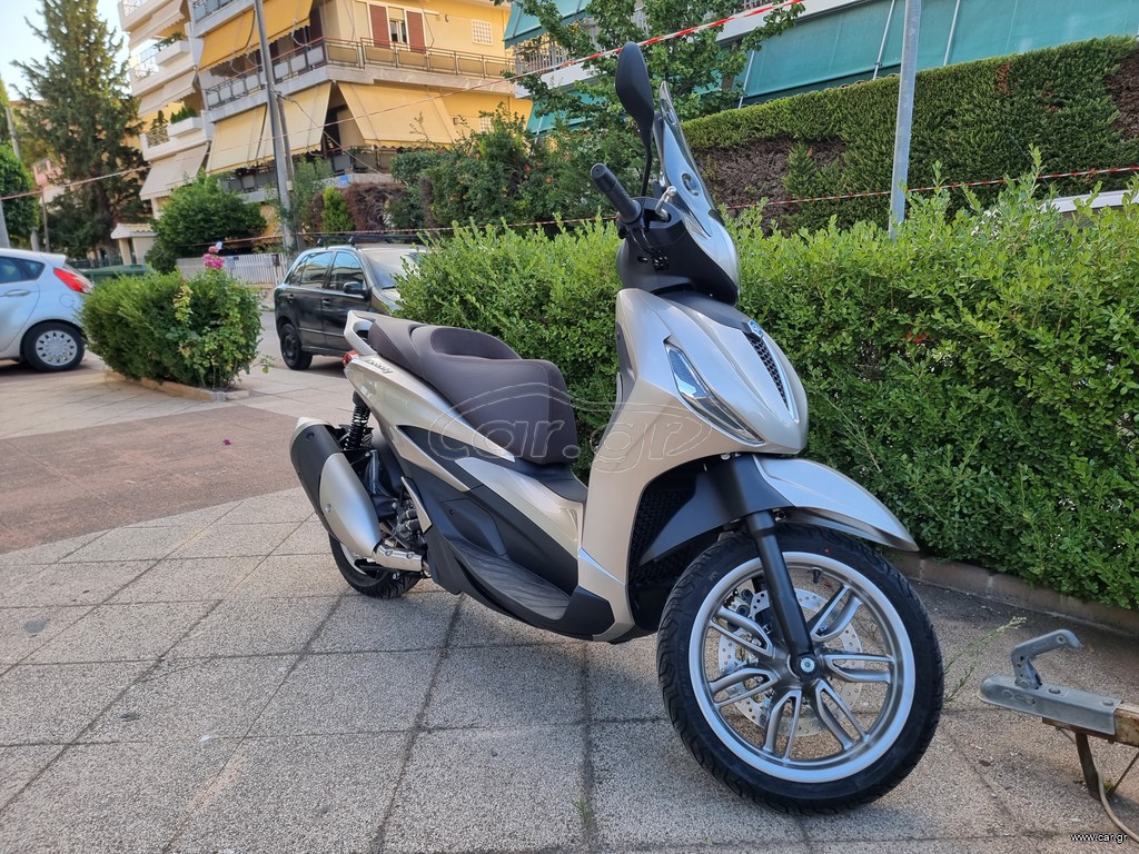 Piaggio Beverly 300 2023 HPE