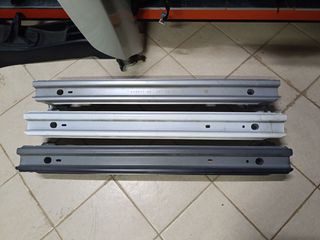Toyota yaris πισω  traversa  20 /26