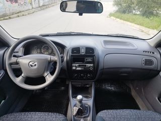 Mazda 323 2000 1300cc-thumb-16