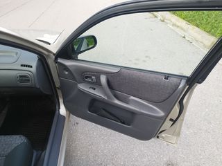 Mazda 323 2000 1300cc-thumb-12