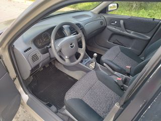 Mazda 323 2000 1300cc-thumb-9