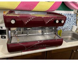 Πωλείται μηχανή παρασκευής καφέ