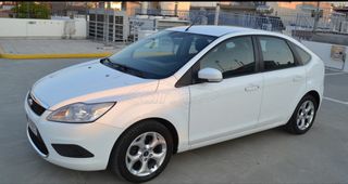 Ford Focus 2010-thumb-2
