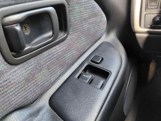 Nissan Almera 1999 Challenger-thumb-19