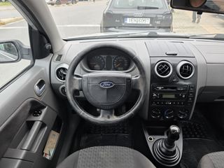 Ford Fusion 2004-thumb-8