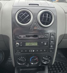 Ford Fusion 2004-thumb-12