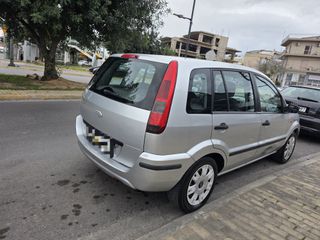Ford Fusion 2004-thumb-4