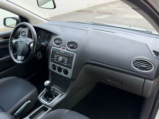 Ford Focus 2005-thumb-8
