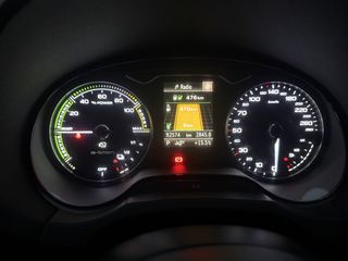 Audi A3 2016 A3 e-tron plug-in-thumb-10